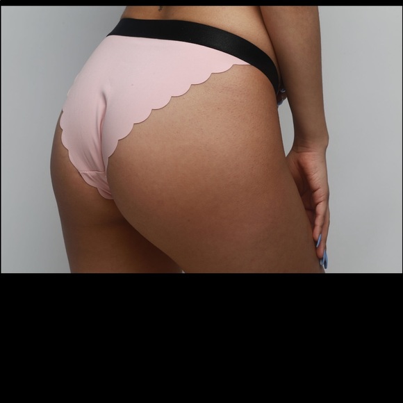 Rose petal swimsuit - Picture 2 of 2